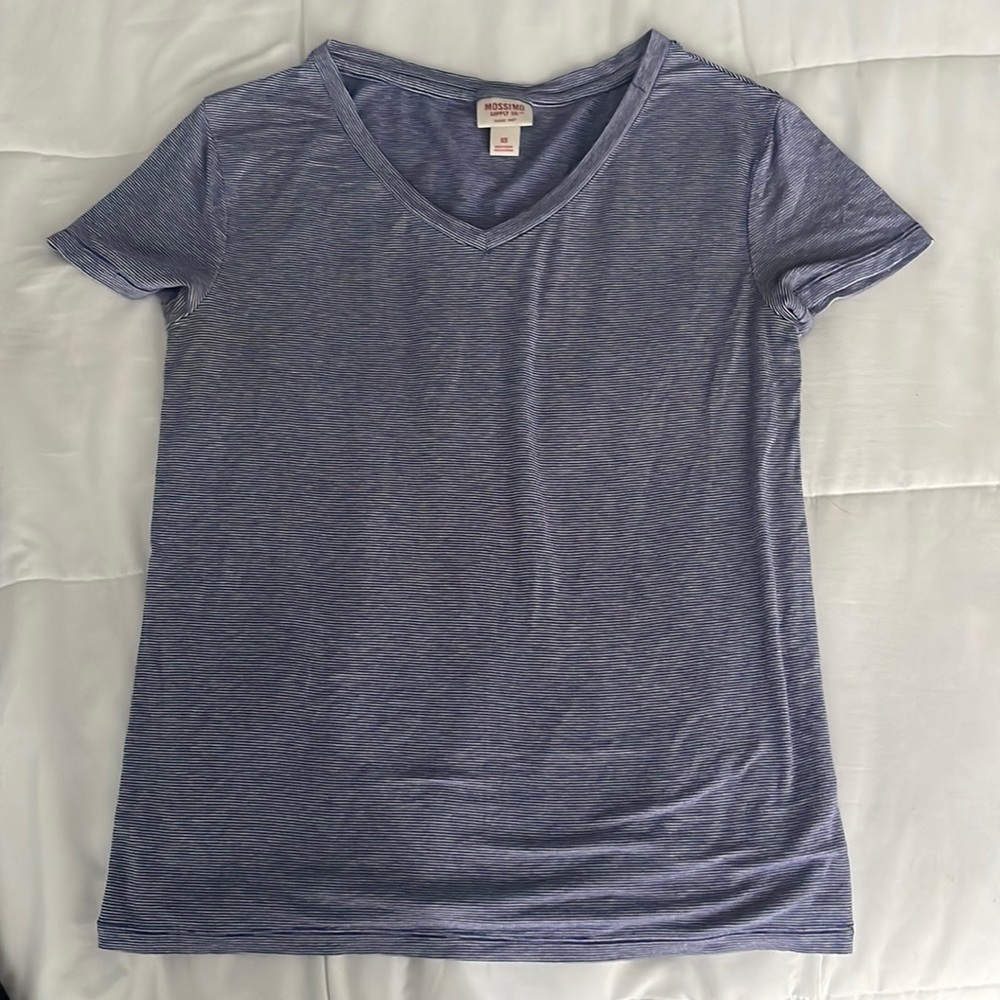 V-neck stripped t-shirt Mossimo size xs